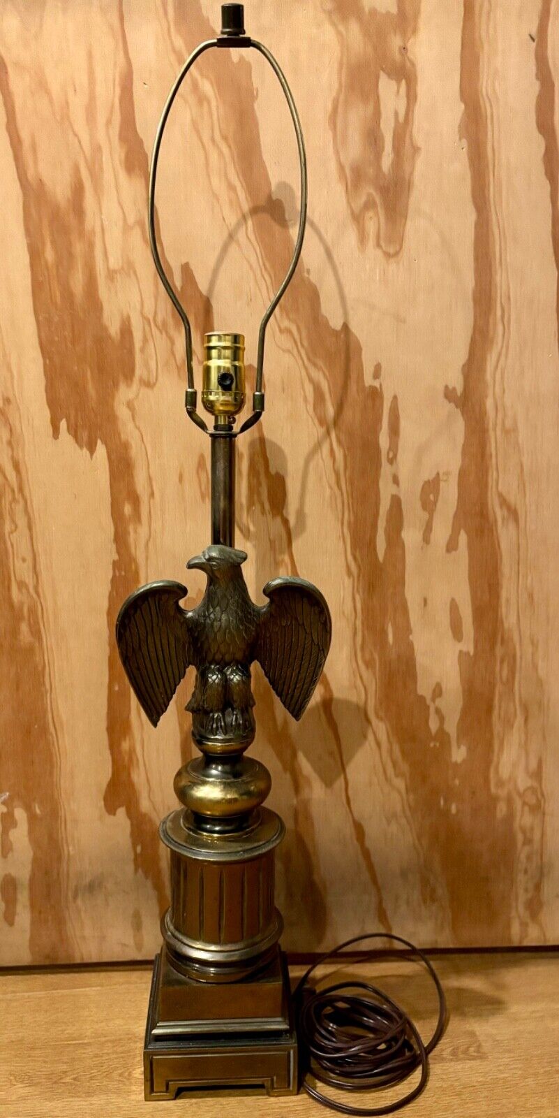 VTG BRASS/BRONZ - FEDERAL AMERICAN EAGLE TABLE LAMP. EARLY AMERICAN 2 Available
