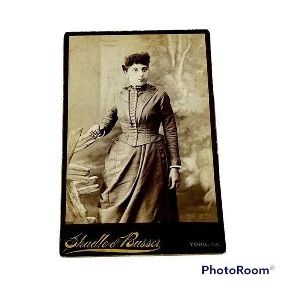 Cabinet Card Victorian Woman Portrait Sepia Vintage Antique York PA 1880s