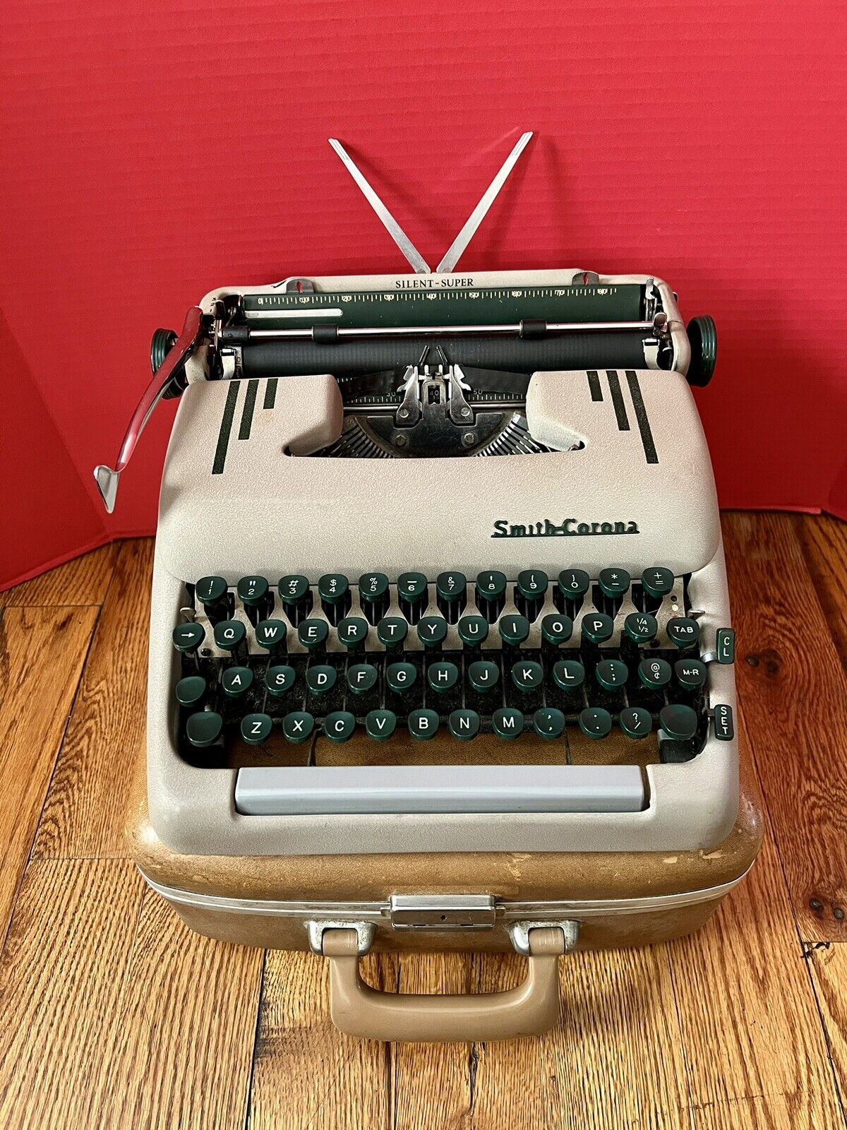 Vintage 1953 SMITH-CORONA Silent Super Manual Typewriter Portable Original Case