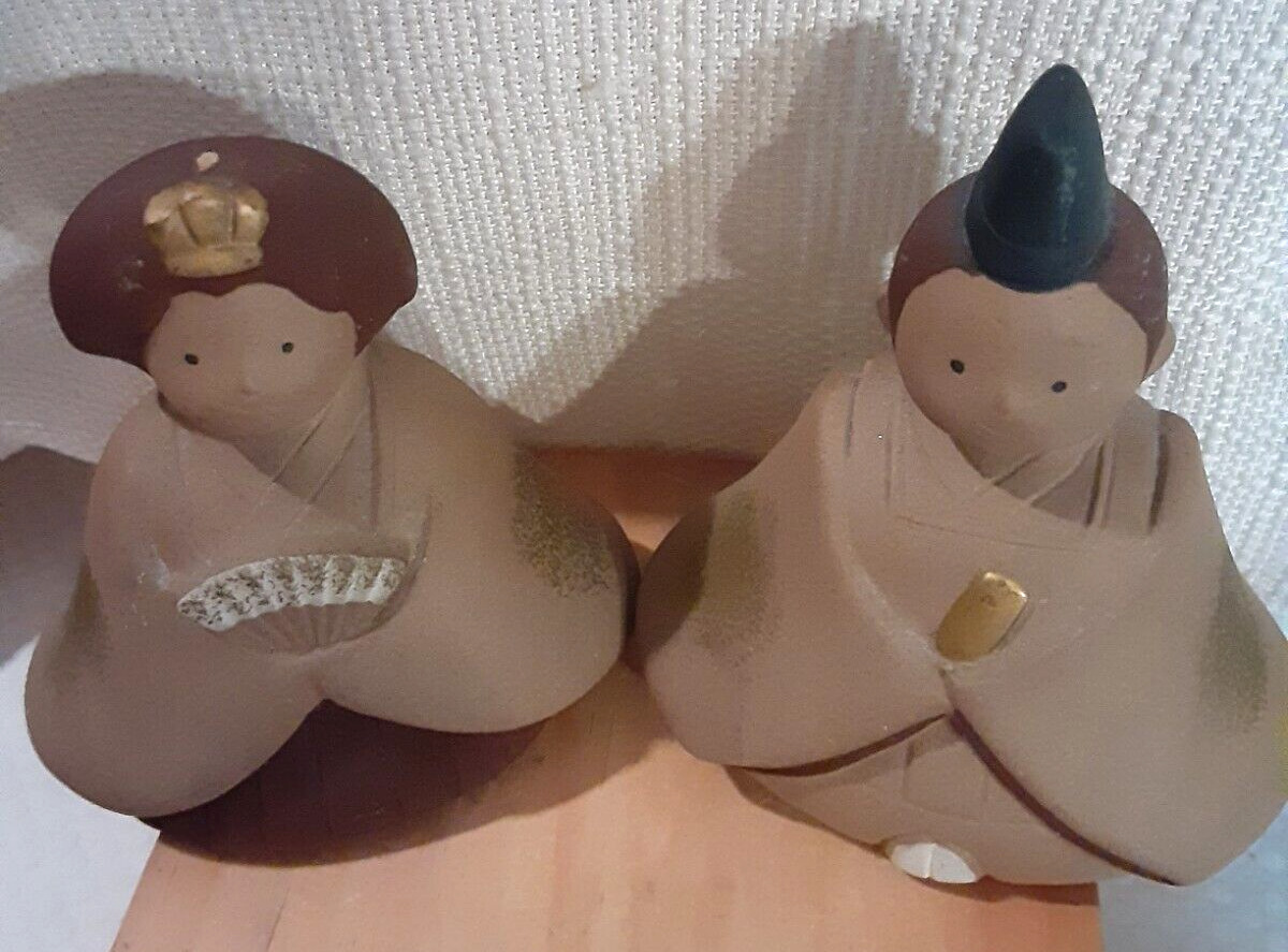Pair Mexican or Indigenous Style Small Clay Figurines Sculpted Possible Nativity