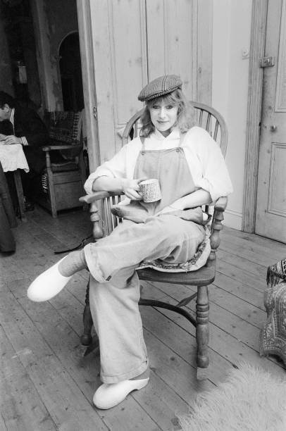 Helen Mirren seated in her country Windsor chair 1977 Old Photo 2