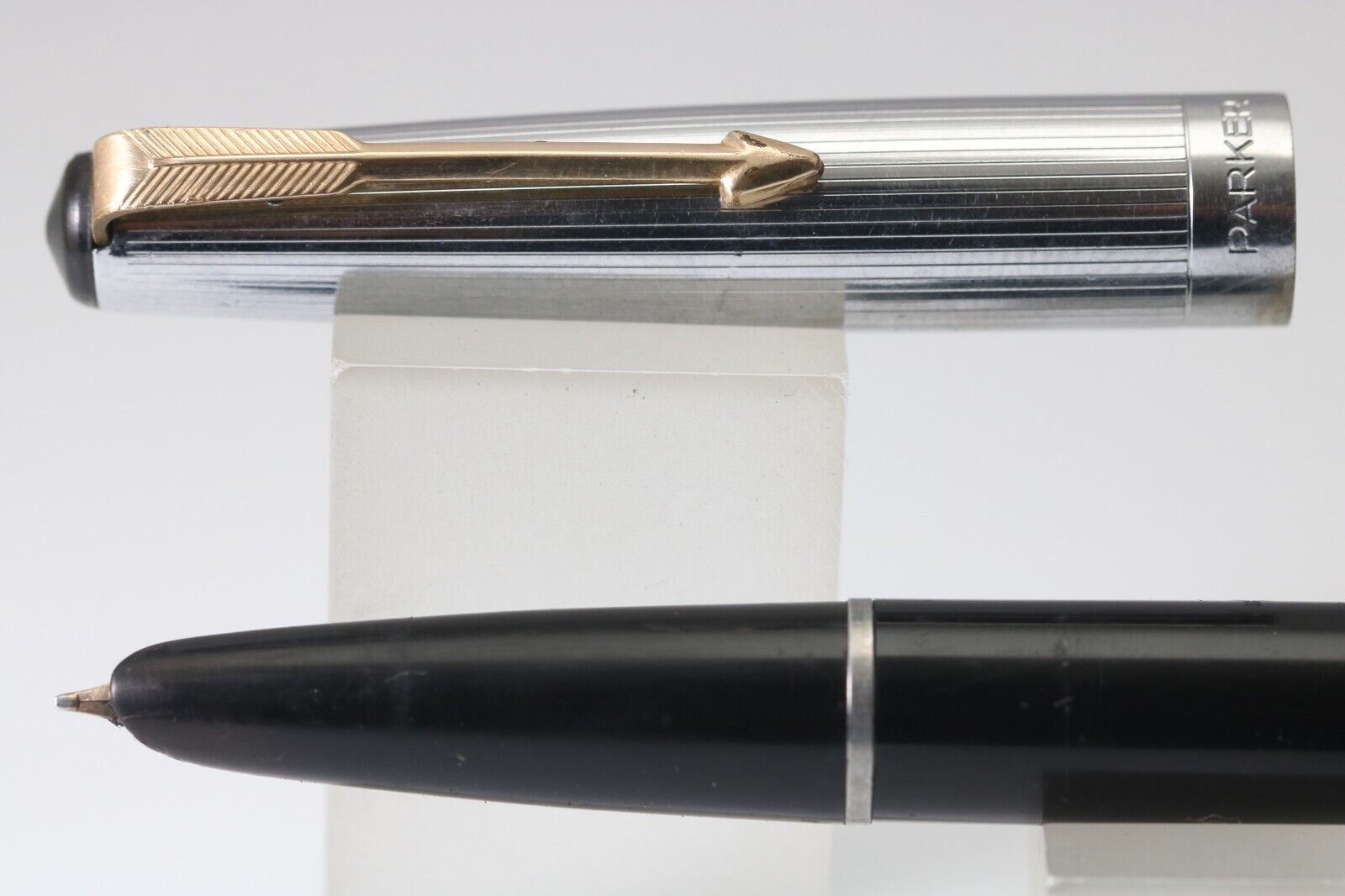 Vintage (c1965-72) Parker 17 DeLuxe Black Medium Fountain Pen, GT