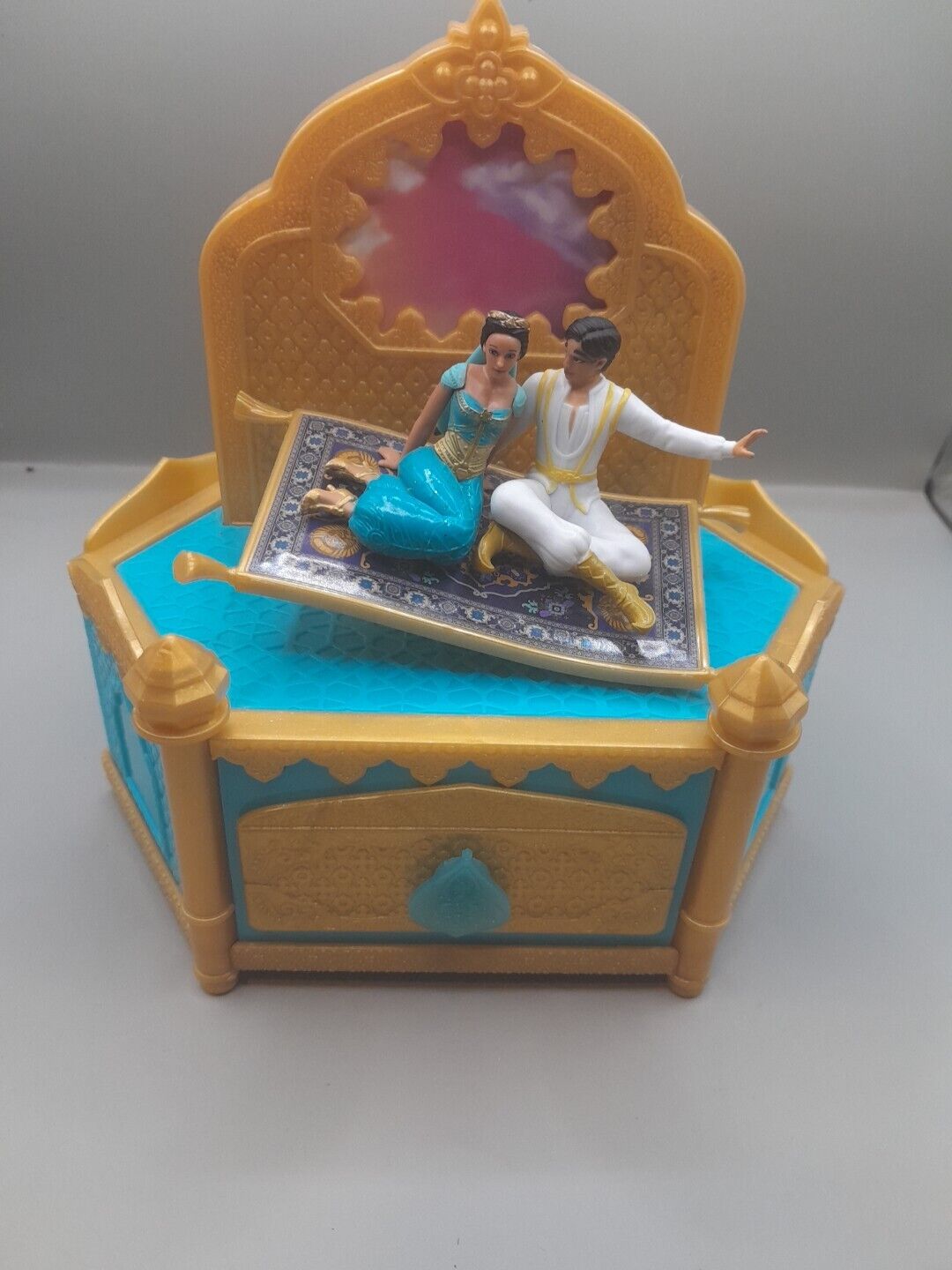 Vintage Disney Aladdin And Jasmine Singing Jewelry Box .