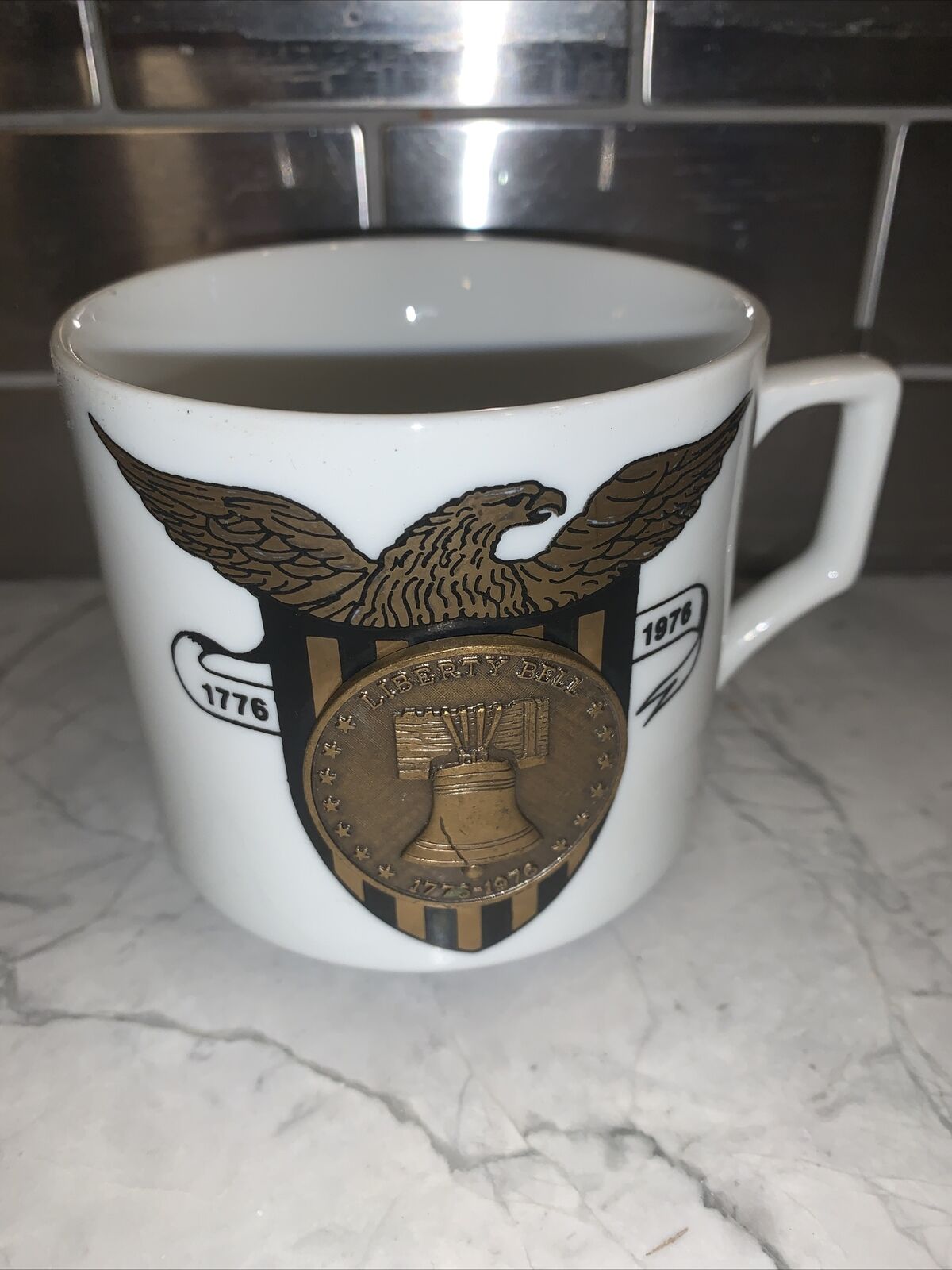 USA Bicentennial coin coffee mug Bill's Furniture Ashland & Louisa KY Kentucky