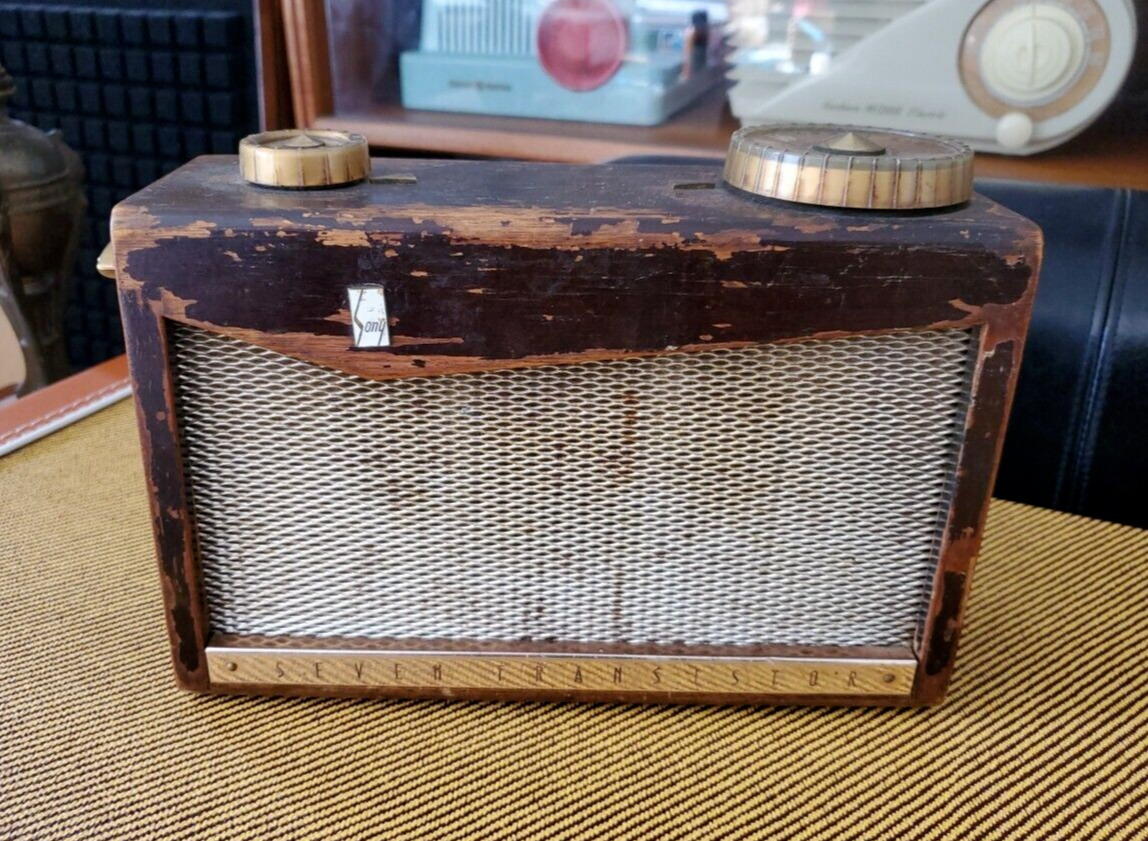 Scarce Early Sony TR-72 Transistor Radio (Has 7 Sony Oval Transistors)