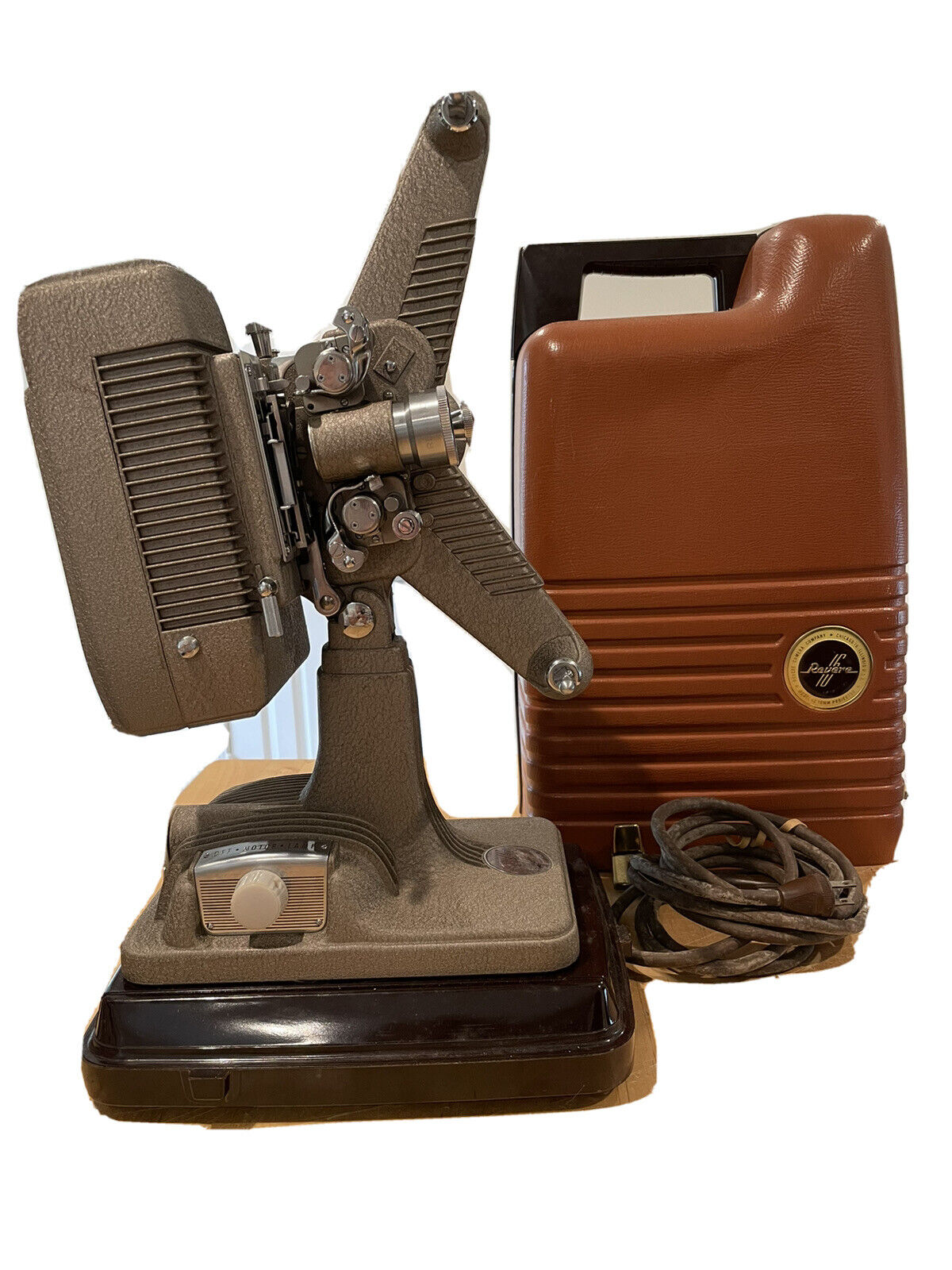 Vintage Revere Model 48 16mm Film Projector With Case Reel Cord .