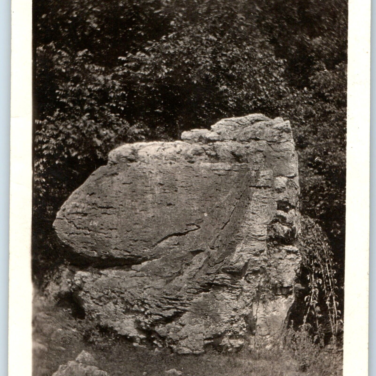 c1920s Anamosa Iowa Unknown Rock Formation Boulder Real Photo Snapshot Weiss C44