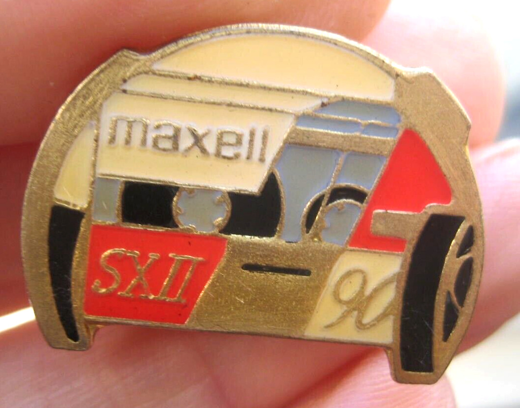 MAXELL AUDIO CASSETTE TAPES SXII 90 vintage metal quality promotional PIN BADGE
