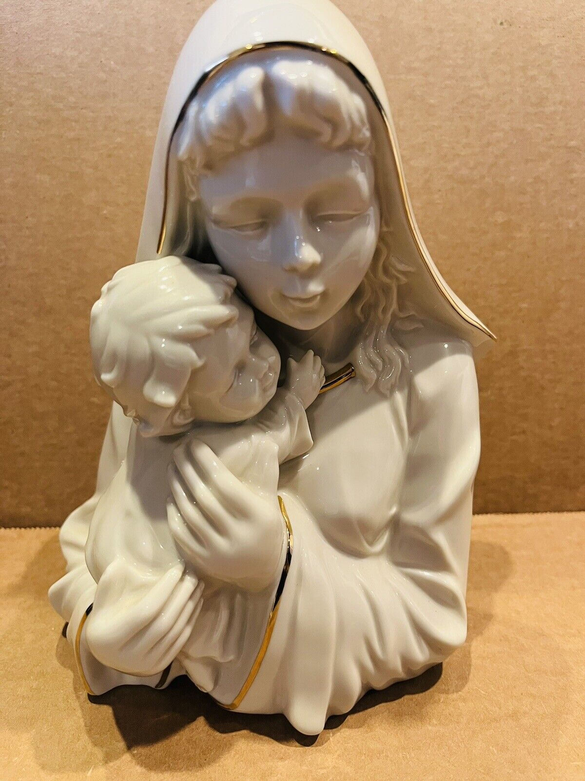 Vtg Elegant Porcelain Statue 8” Madonna Holding The Christ Child Jesus by Mikasa