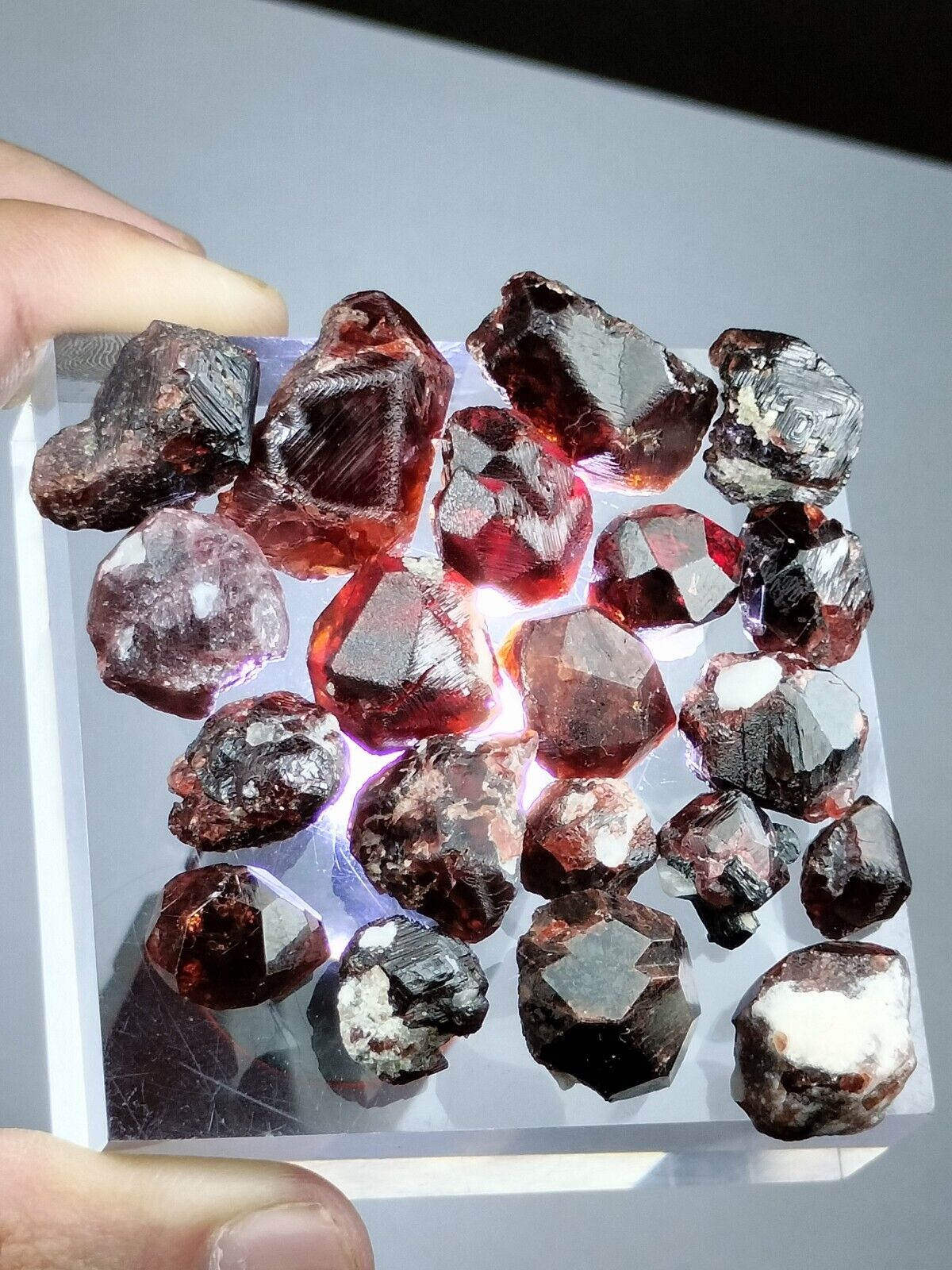 Etched Spessartine Garnet Crystals lot of (20 PC\'s) \