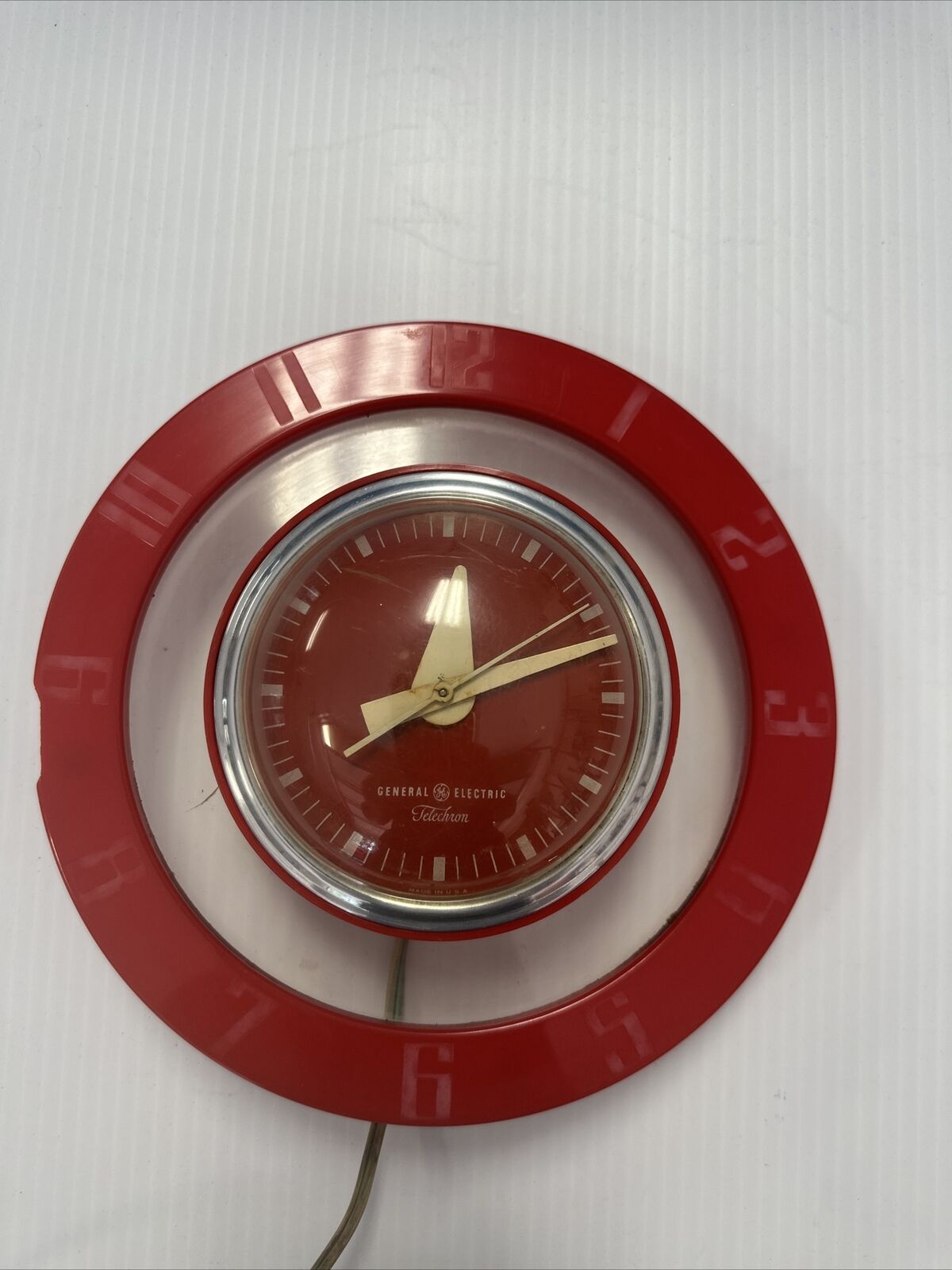 Vintage General Electric Telechron Space Age Red Wall Clock. Flying Saucer Look.