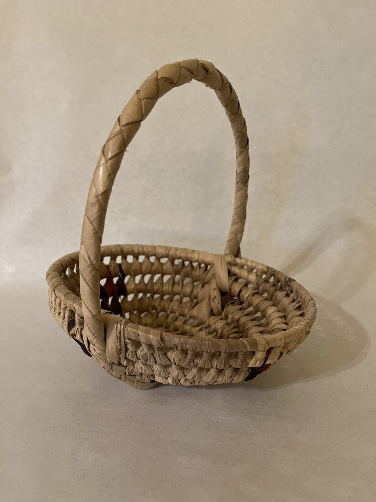Small Fiji handmade handcrafted basket Fijian Rustic Crafted Purchased in 2005