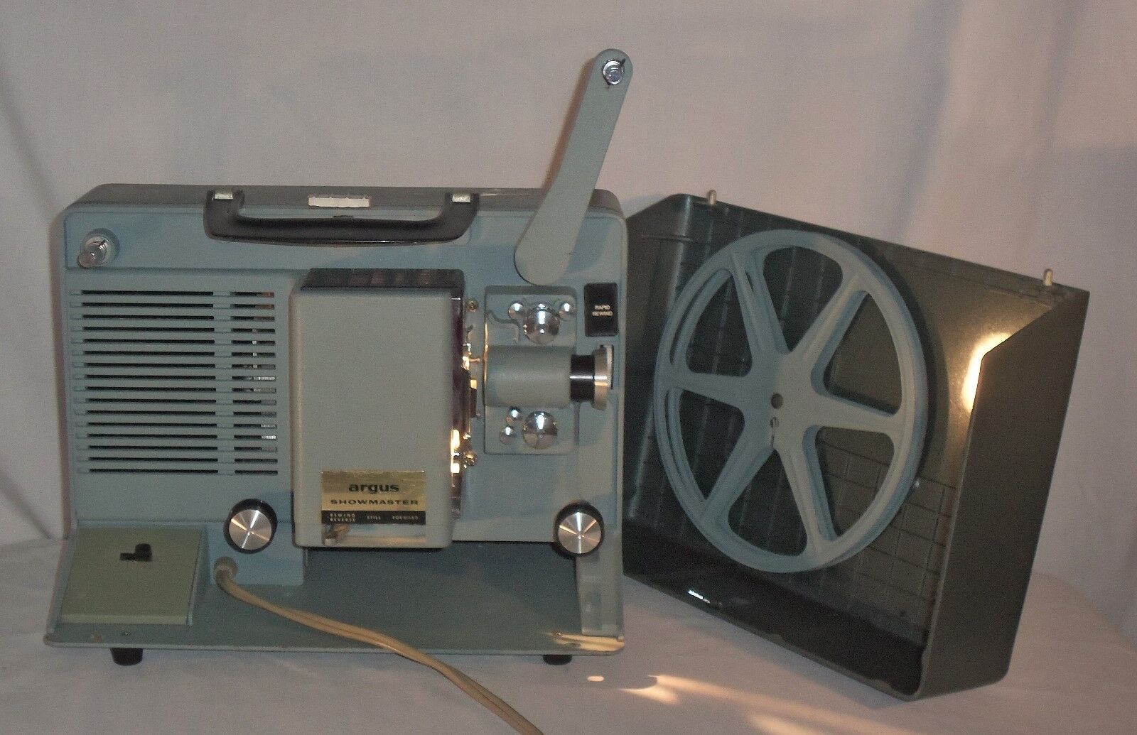 Vtg Argus Showmaster 500 8mm Film Slide Movie Projector Model 450 w/ Reel Case