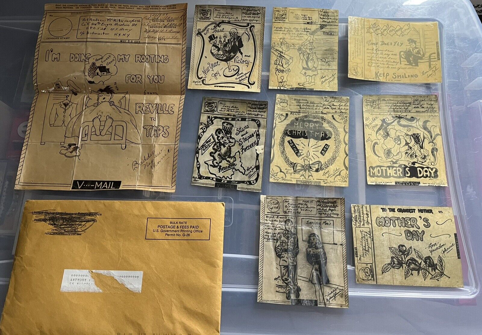 Original 1943 World War 2 WWII Illustrated V-Mail x8 Lot w/ Instruction Envelope