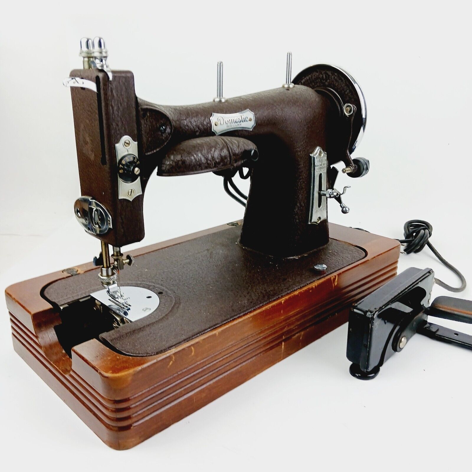 Vintage Domestic Rotary Sewing Machine With Peddle  E-6354 Series 153. With Case