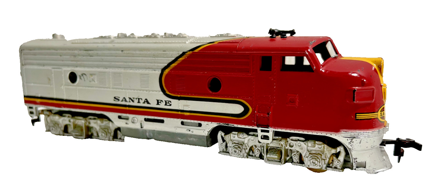 RARE Vintage HO Santa Fe Diesel Locomotive/Red, Silver/All Die Cast/Penn Line