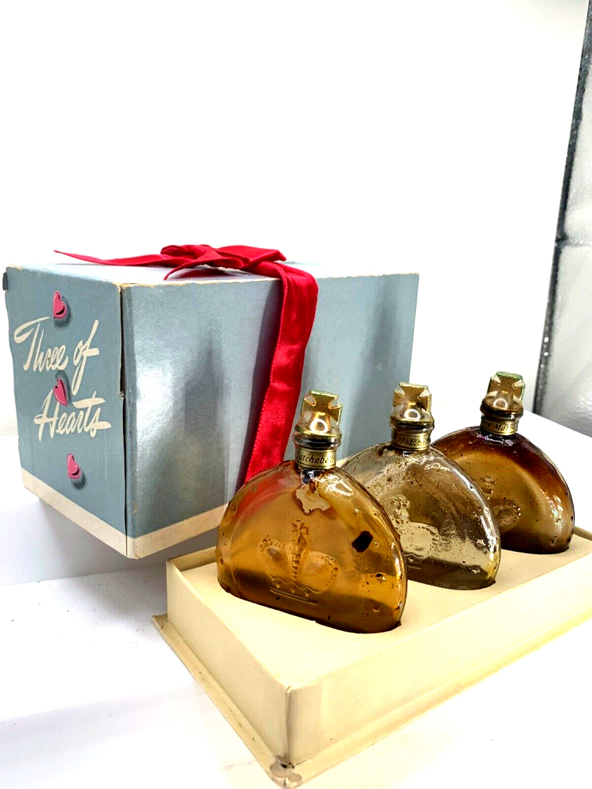 VERY Rare  VTG perfume bottle set w/box. Three of Hearts by Matchabelli.  1950.