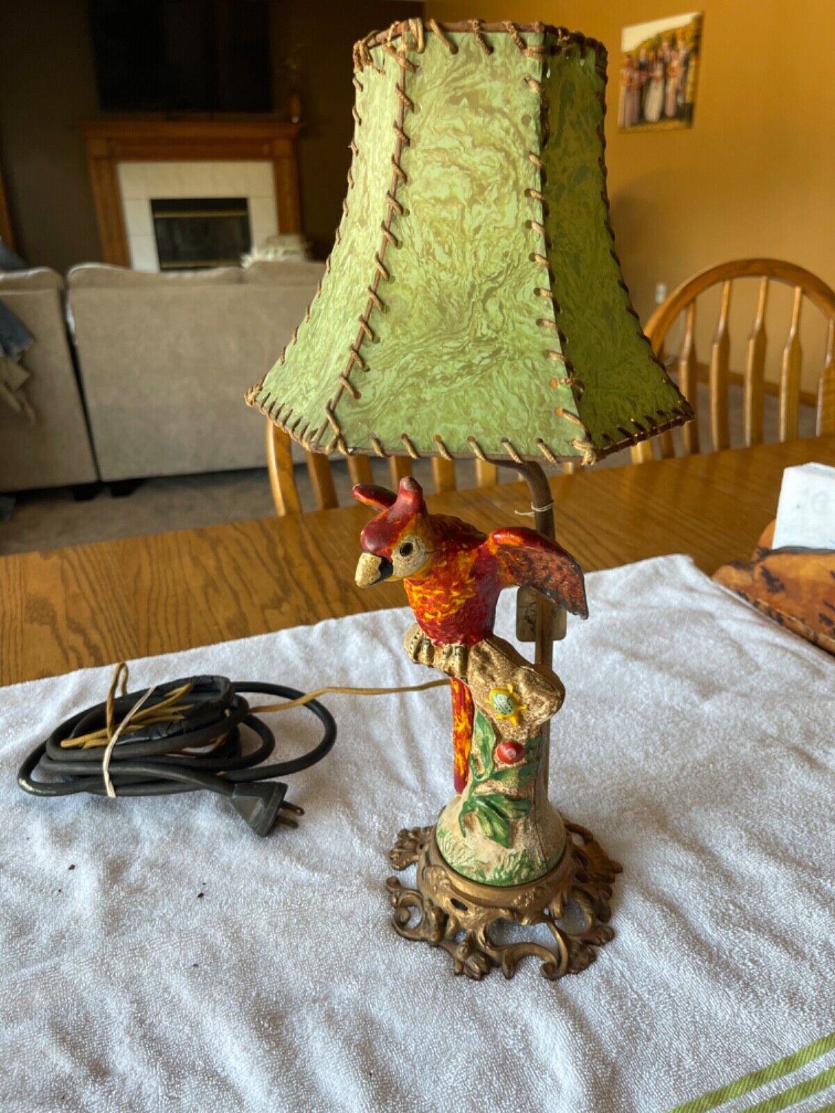 RARE HUBLEY CAST IRON PARROT TABLE LAMP 1940\'s?? W/SHADE