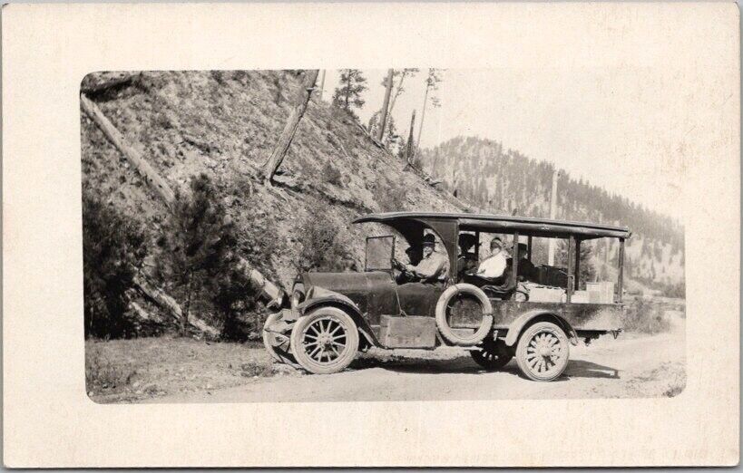 Vintage 1910s Real Photo RPPC Postcard Un-Marked TOUR BUS Tourists / Driver