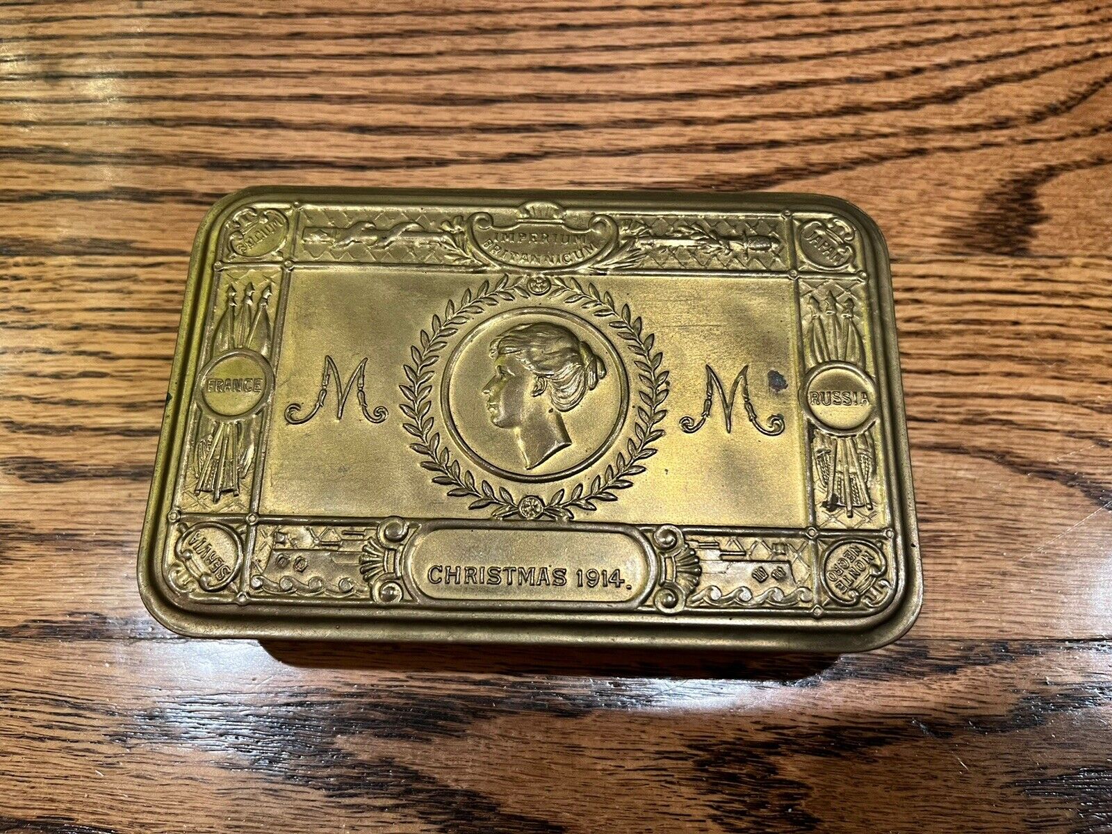 ANTIQUE 1914 ENGLISH WW1 PRINCESS MARY CHRISTMAS GIFT BRASS BOX WITH CONTENTS