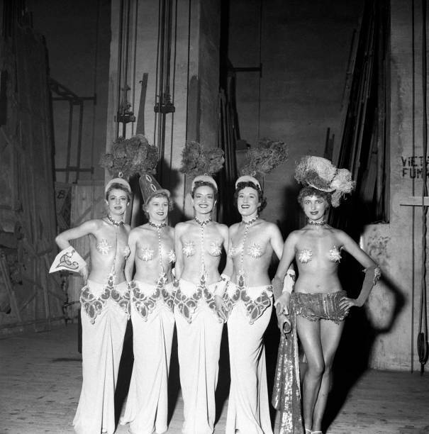 Five dancers belonging famous Folies Bergere music hall theatrical- Old Photo