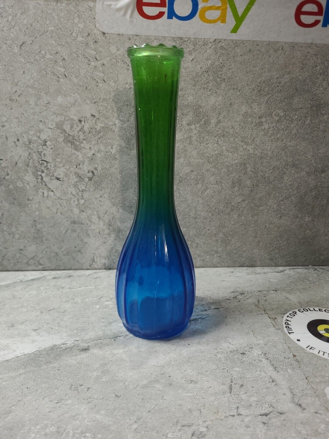 Vintage 1950\'s Jeanette Glass Ribbed Bud Vase Green Blue Ombre 8.75” Tall