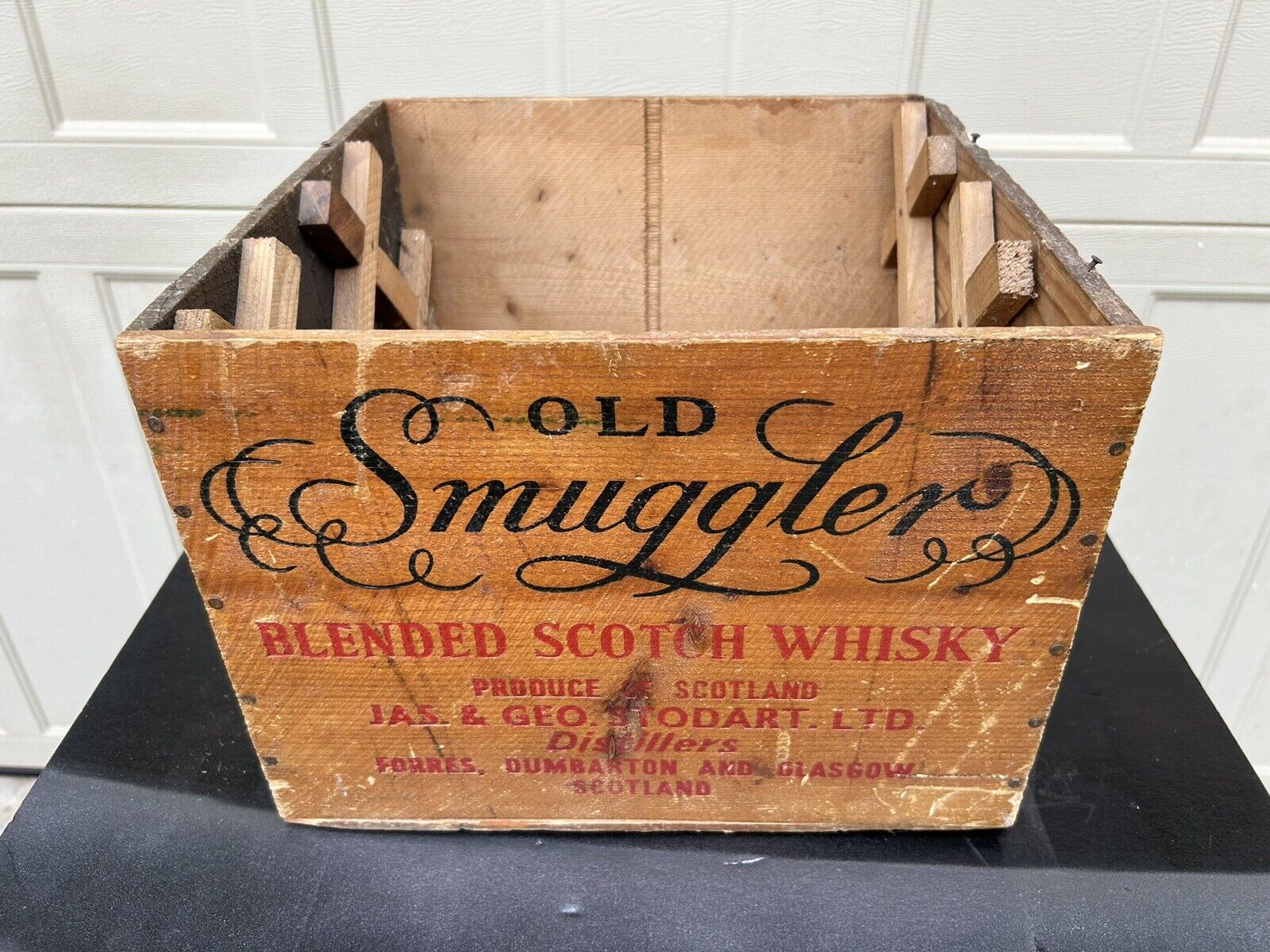 Vintage Old Smuggler Scotch Whisky  Wooden Crate With Original Bottle Holders