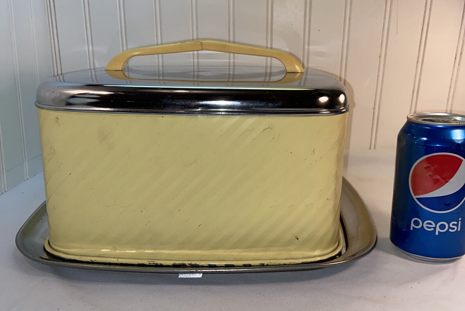Vtg 50-60’s Yellow Chrome Square Cake Dome Covered Plate Saver