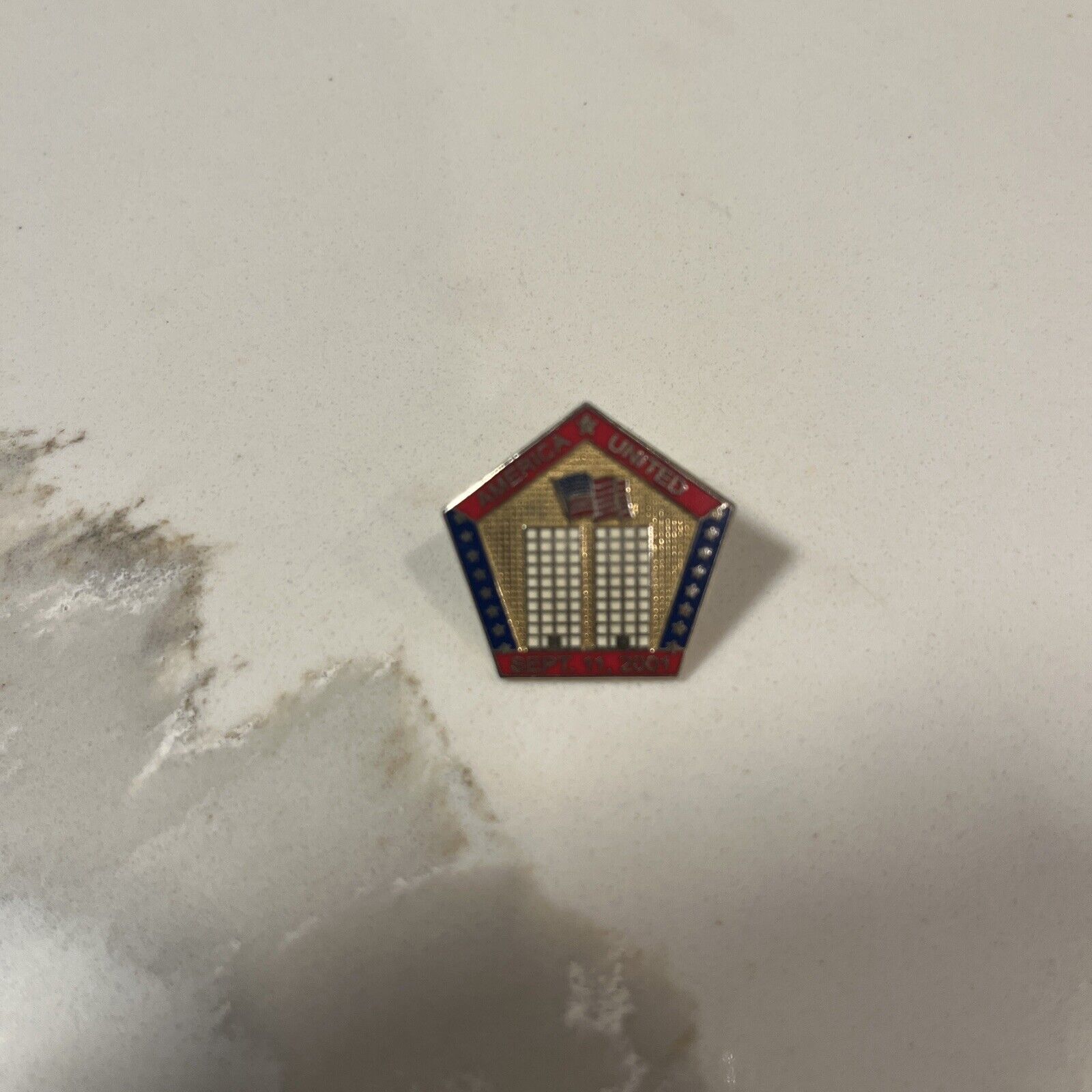 America United September 11, 2001 Twin Towers Collector Lapel Hat Pin AWESOME