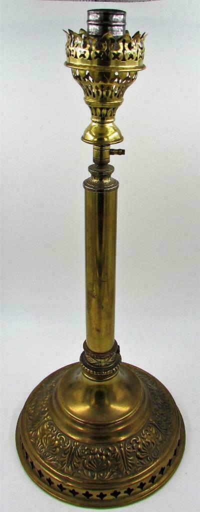 Antique Brass Sinumbra Solar Astral Gas Lamp with Ornate Embossed Weighted Base
