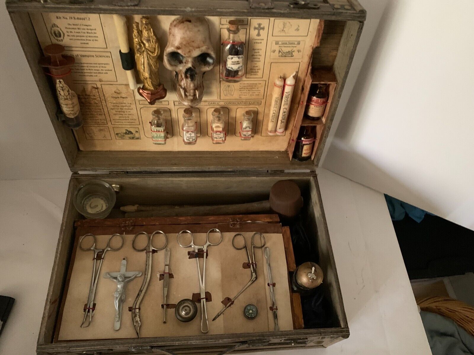 2Dr. Louis VonBlack's Awesome Vampire Slayer / Hunter Kit - Over 30 pcs. in all