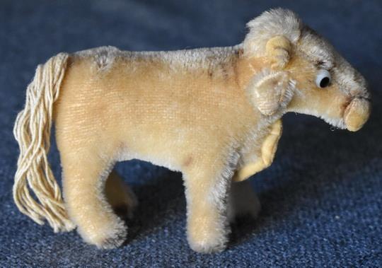 FROM LIFETIME COLLECTION OF STEIFF TEDDY BEARS ANIMALS: MINI STEER BULL COW OXEN