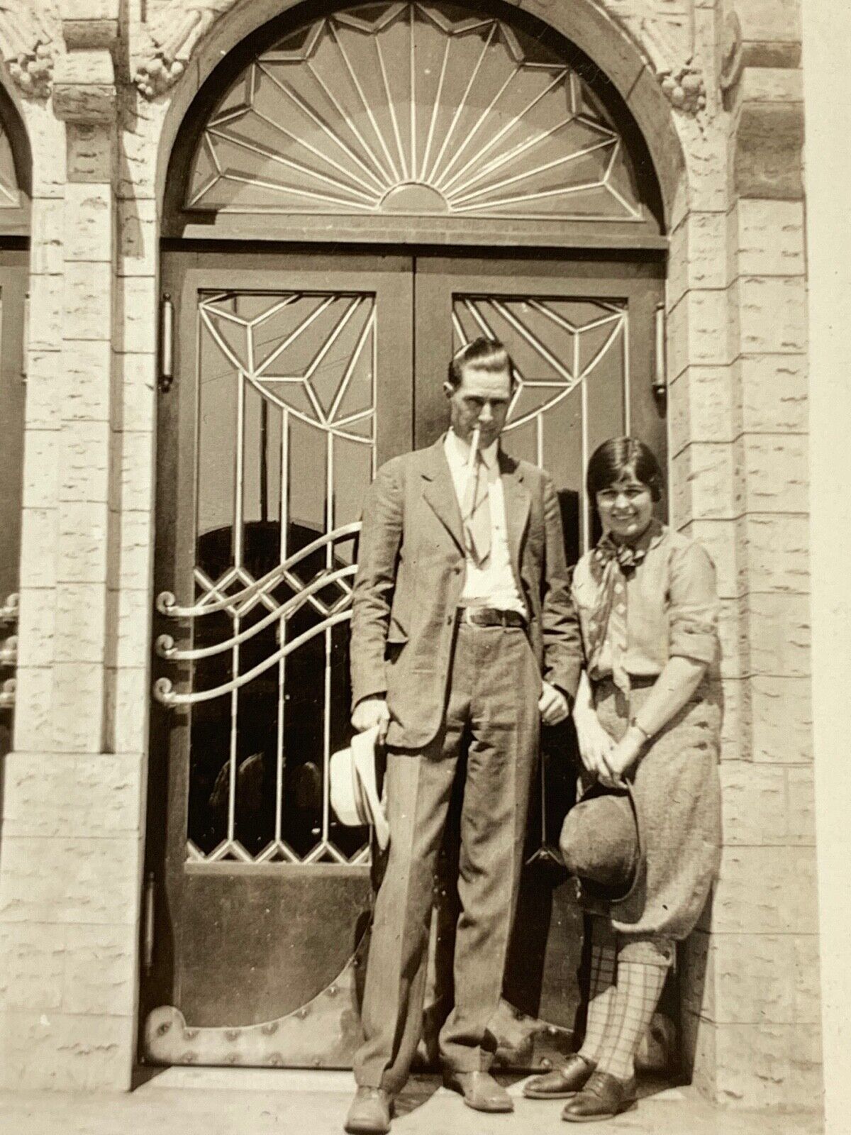 (AaE) FOUND PHOTO Photograph Snapshot Art Deco Architecture Door Glass Couple 