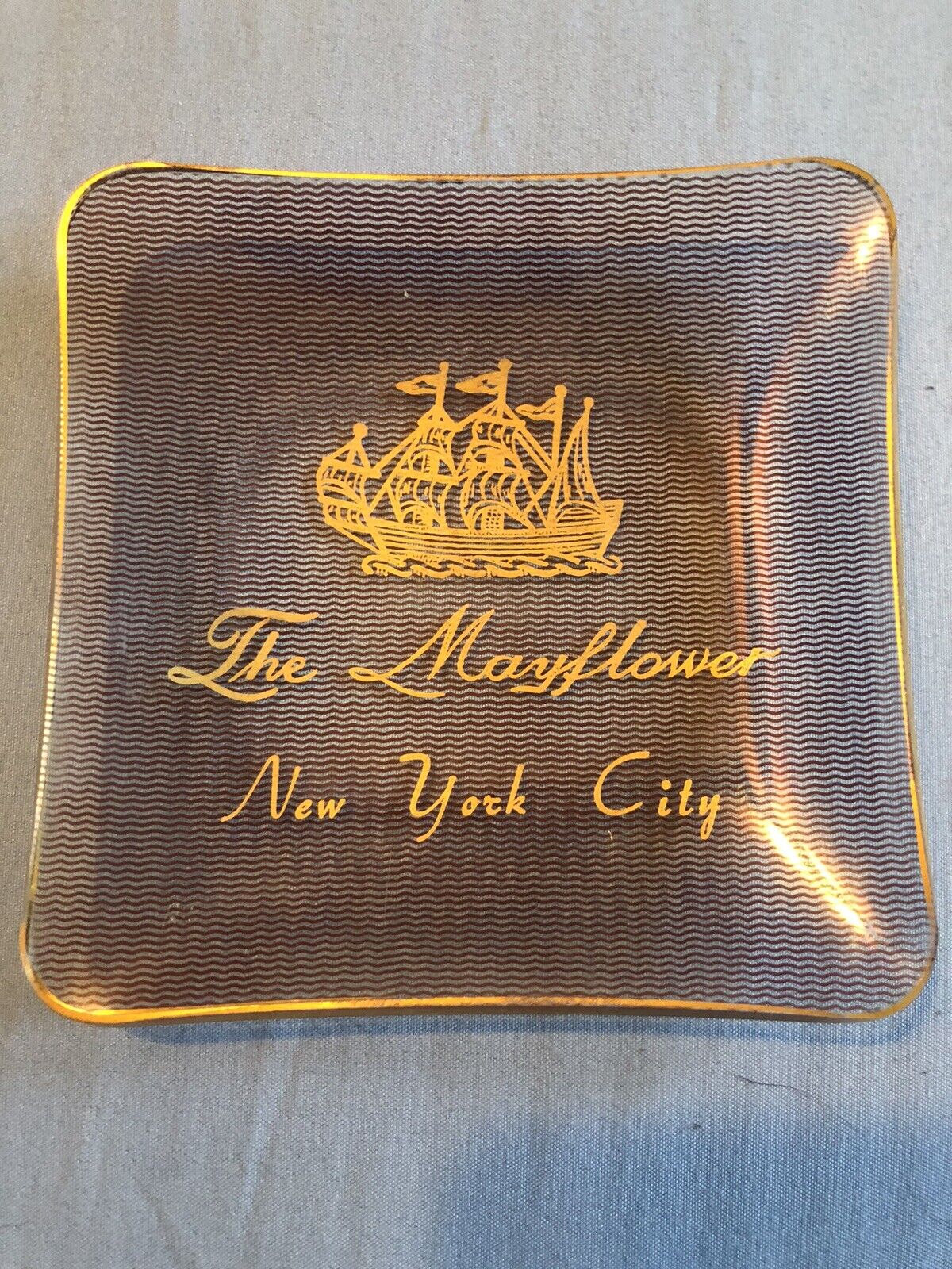 THE MAYFLOWER HOTEL NYC RARE VINTAGE SMOKED GLASS SQUARE ASHTRAY CIRCA 1945