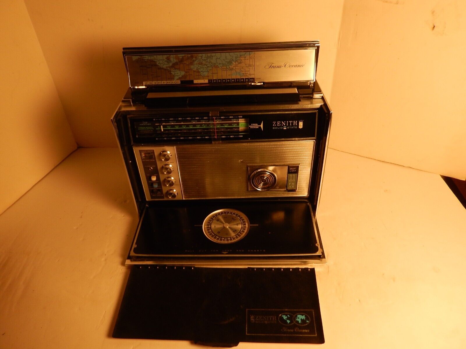 Vintage Zenith Royal Trans-Oceanic D7000Y 11 Band AM/FM Shortwave Radio Works