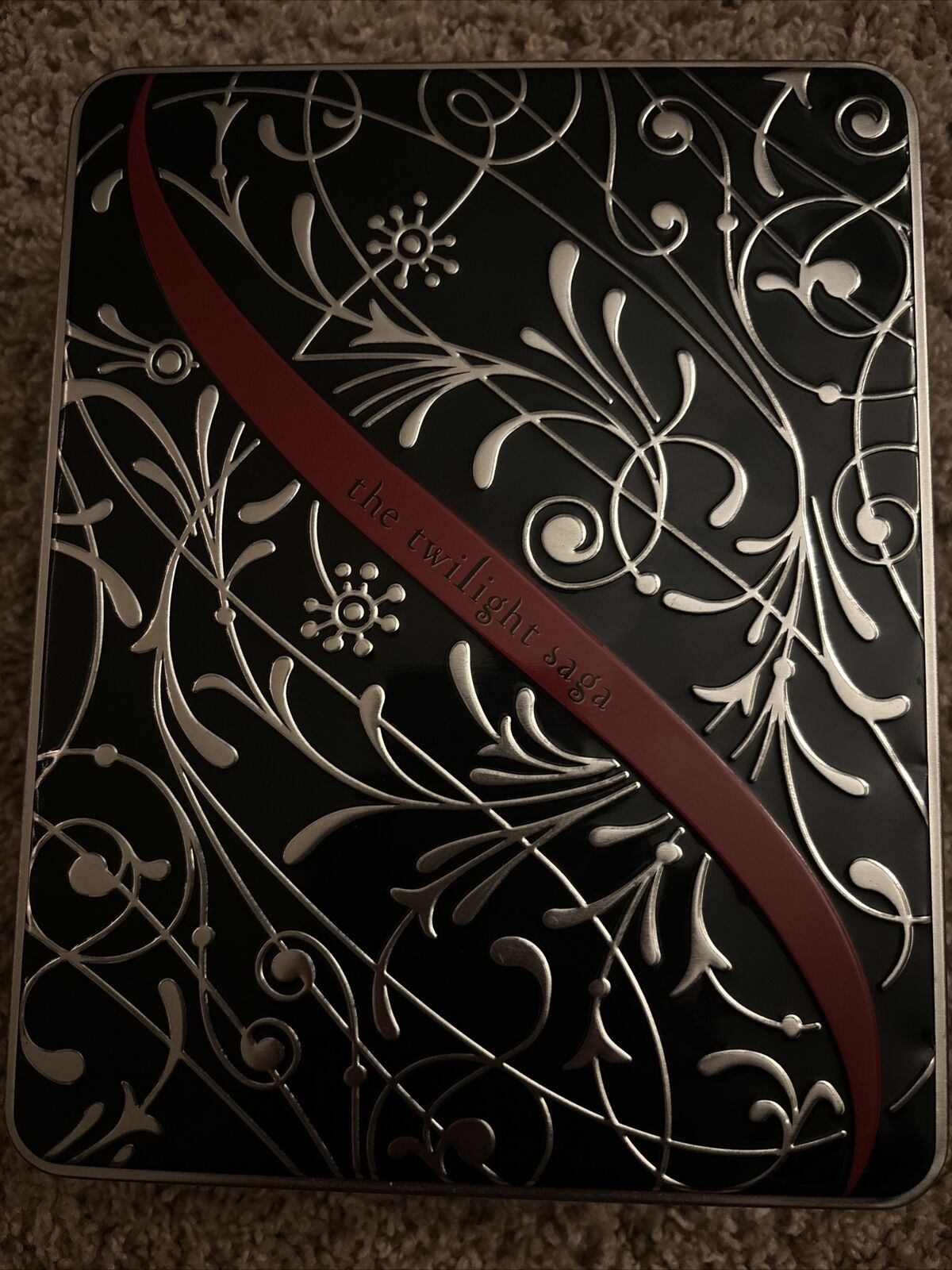 The Twilight Saga Journal Set with Keepsake Tin Box 4 Journals