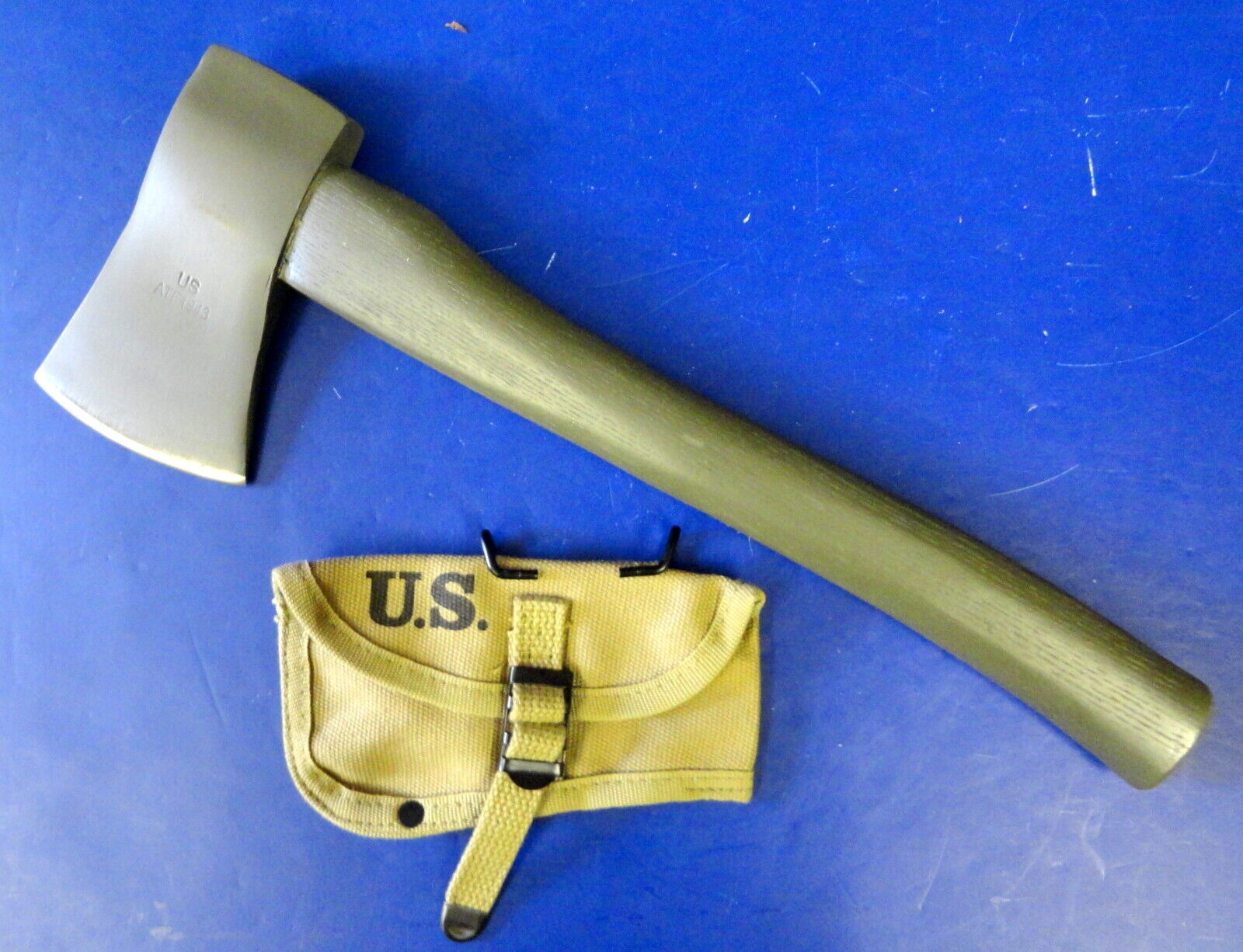 U.S. MODEL M-1910 HAND AXE AND CANVAS COVER 1944