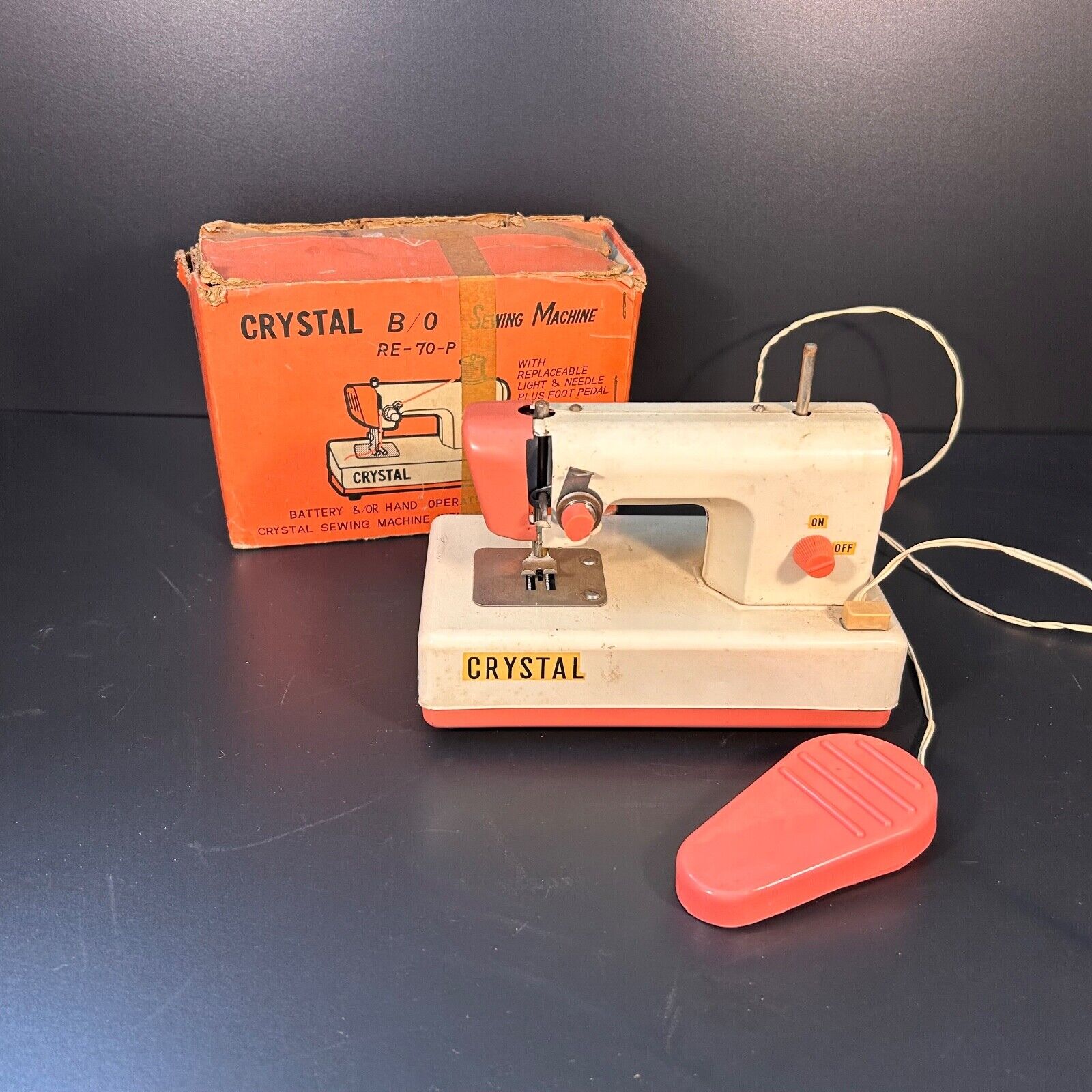 Vintage CRAGSTAN CRYSTAL Sewing Machine Toy / Miniature ~ Battery Operated