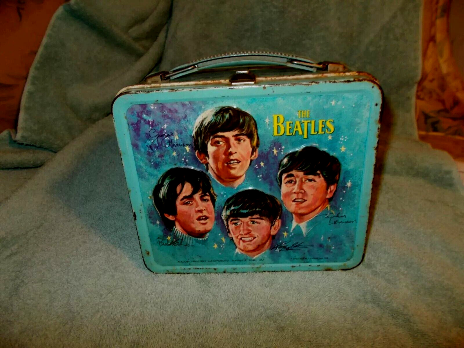 Vintage- BEATLES METAL LUNCH BOX 1965 ORIGINAL Aladdin School Sticker On Side