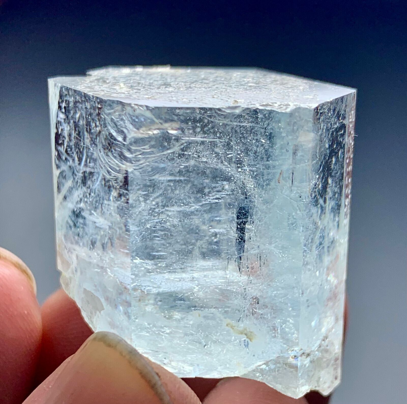 152.50 Carat beautiful terminated aquamarine crystal from Pakistan