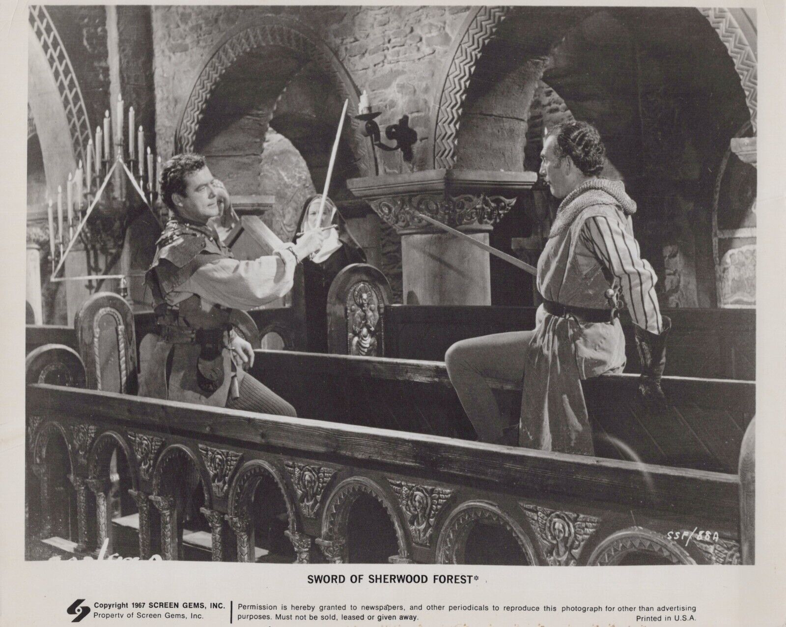 Richard Greene + Peter Cushing in Sword of Sherwood Forest (1967) ❤ Photo K 200