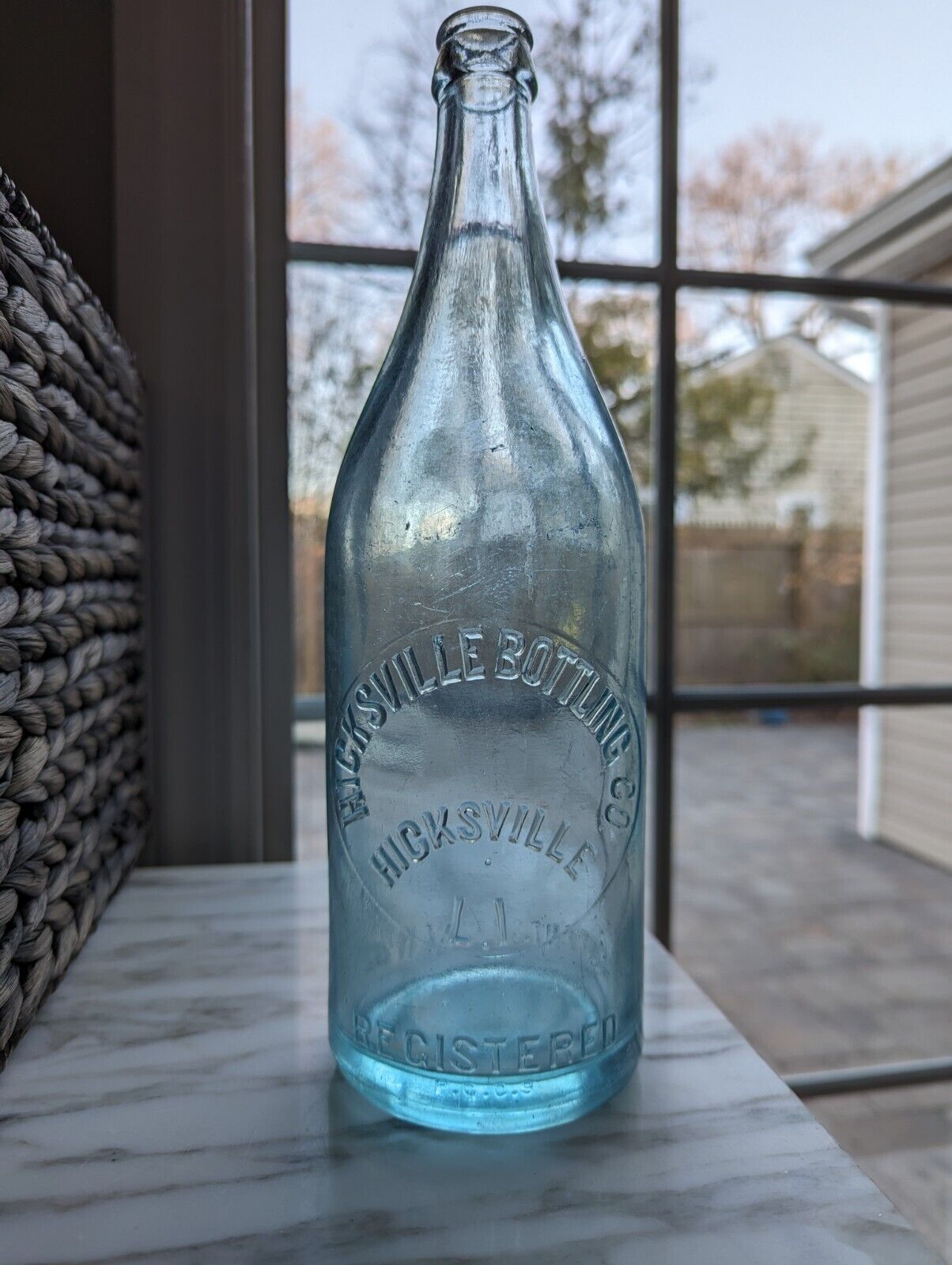 Antique Soda Bottle Hicksville Bottling Co. Hicksville L.I. Early 1900\'s Aqua 