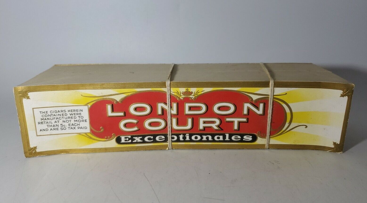 300 Vintage London Court Exceptionales Cigar Labels, Very Good Condition