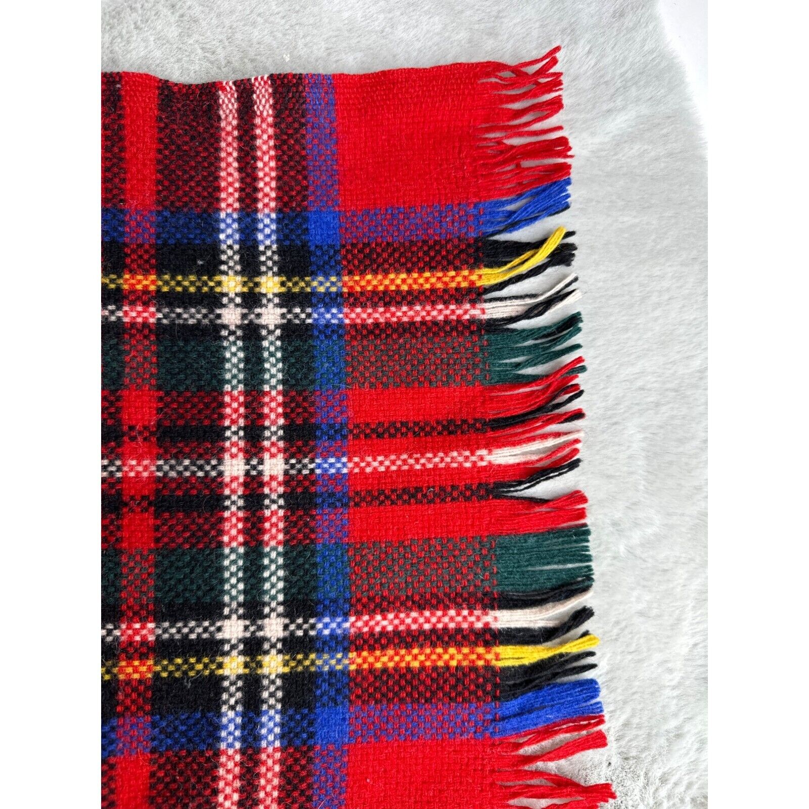 Vtg Amana Fine Woolens Blanket Plaid Tartan Wool Cabin Fringe 58x78 Throw Red