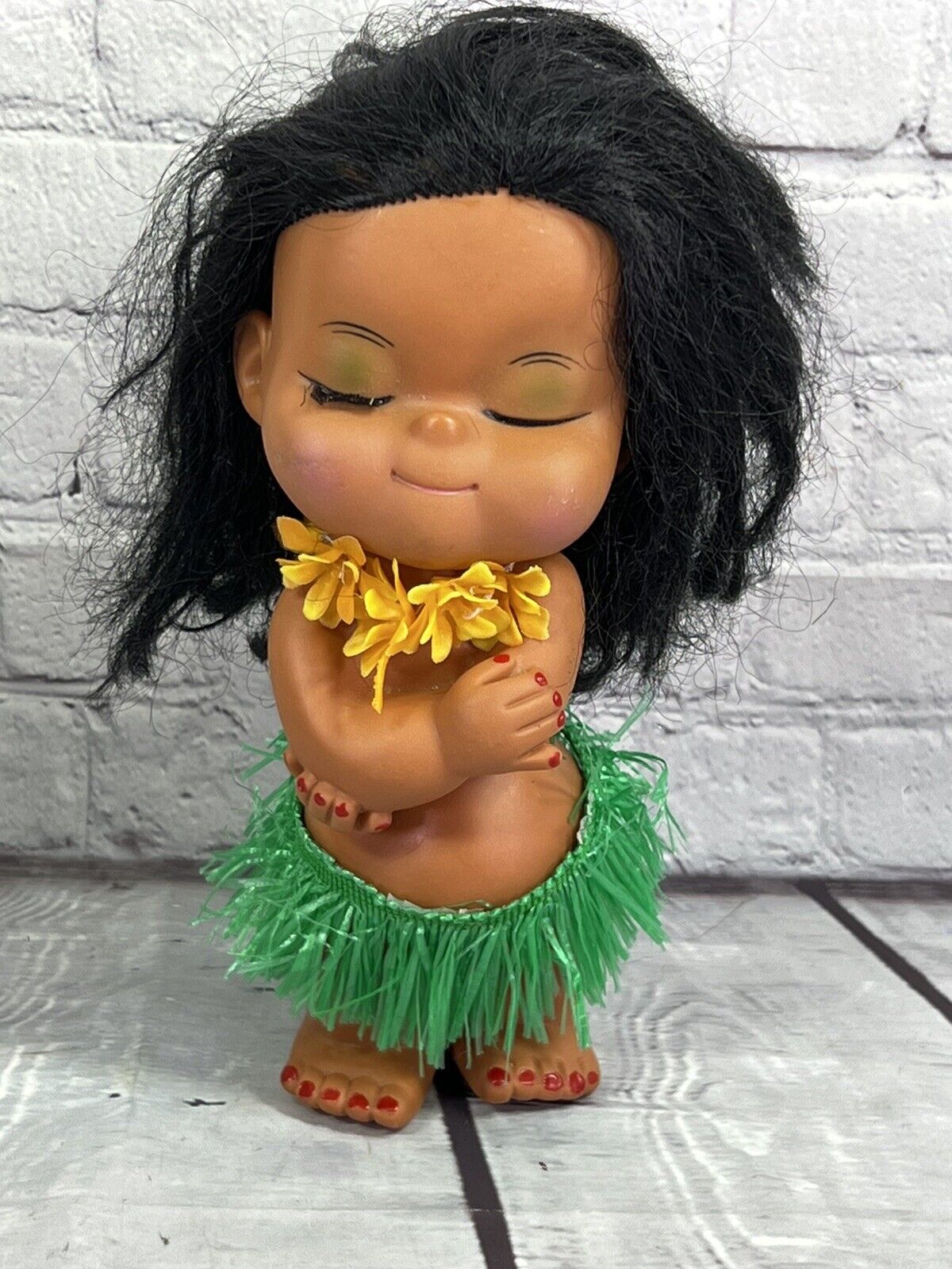 Vintage 70’s 9” Hawaiian Hula Girl Tiki Bar Doll Aloha Hug