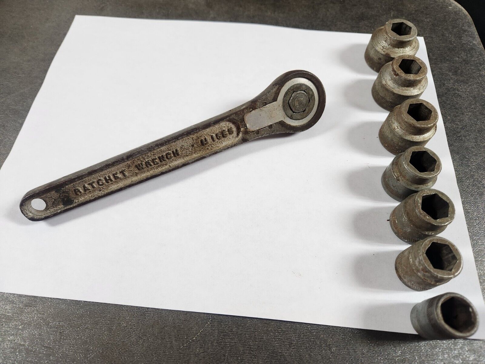 vintage Keystone reversible ratchet Wrench M1565, 7 Sockets