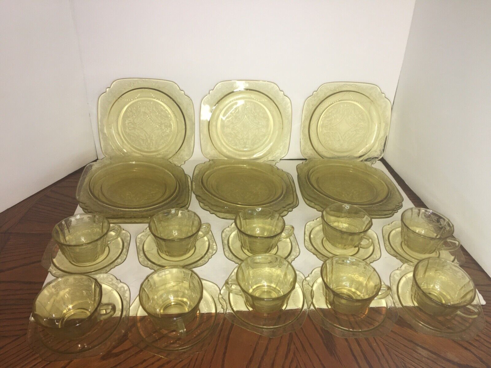 vtg set of 32 Federal Glass Madrid Yellow 1930\'s