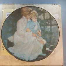1984 The Hamilton Collection Mother's Helping Hand 8.5
