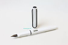 Lamy Safari (old color) Alpine White / Weiß as Fountain Pen with black clip picture