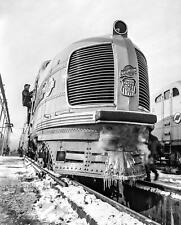 1942 Chicago & North Western Railroad Streamliner  8.5X11 * PHOTO picture